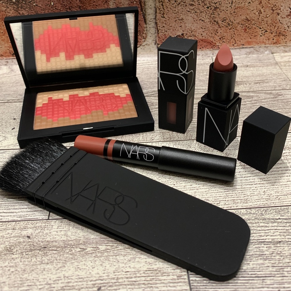 Nars Brush + Limited Edition Fireclay Blush Bundle